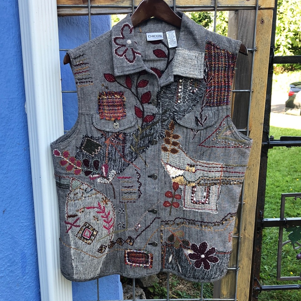 Chico’s boho gray vest with red and other accents size 2/12